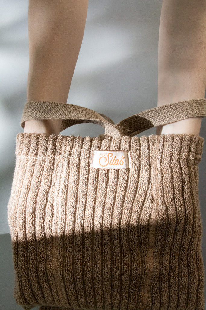 granny-peanut-blend-sans-pieds-silly-silas-le-beguin-de-charlie collant sans pieds granny peanut blend mode pour bebe et enfant avec bretelles Silly Silas, le béguin de Charlie, Tours