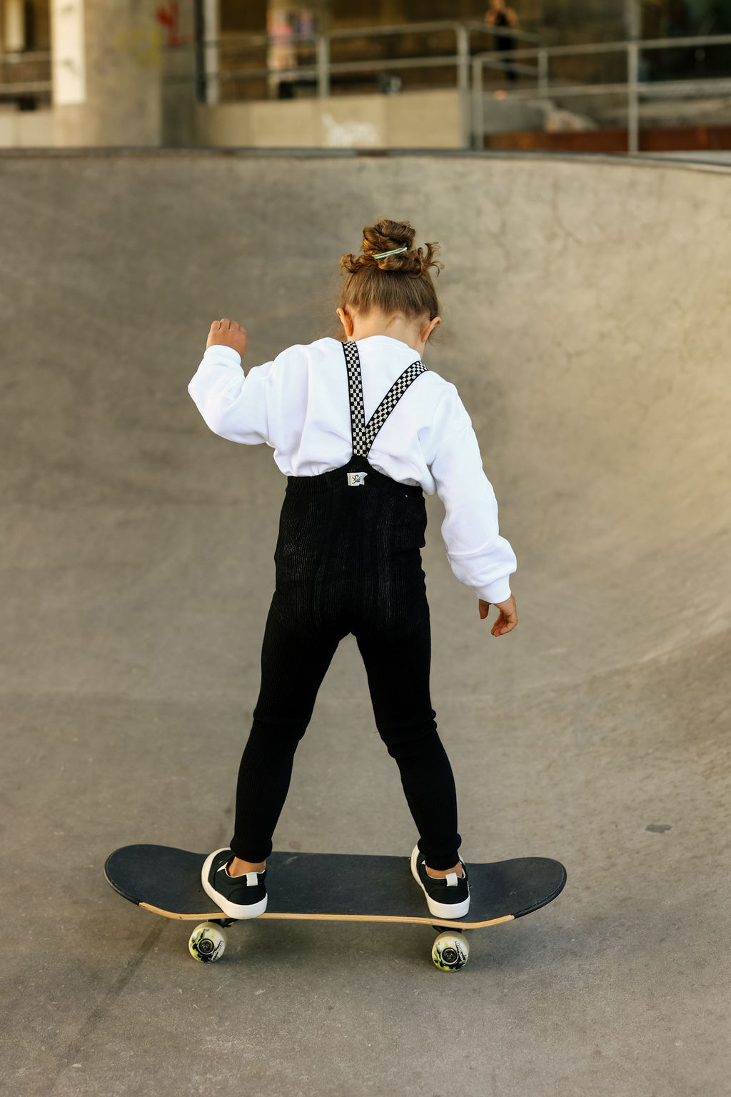 le-beguin-de-charlie-tours-collant-bretelles-silly-silas-214A5122 collant a bretelles black checked avec bretelles motif damier pour bebe et enfant mode accessoire Silly Silas, le béguin de Charlie, Tours