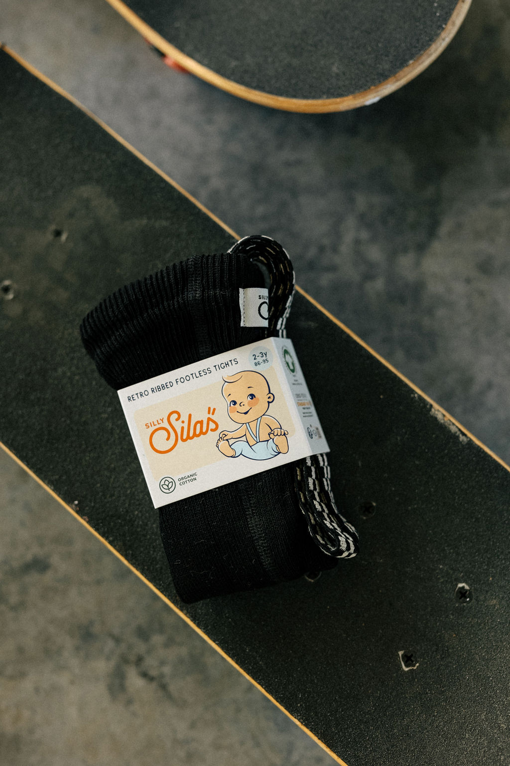 le-beguin-de-charlie-tours-collant-bretelles-silly-silas collant a bretelles black checked avec bretelles motif damier pour bebe et enfant mode accessoire Silly Silas, le béguin de Charlie, Tours