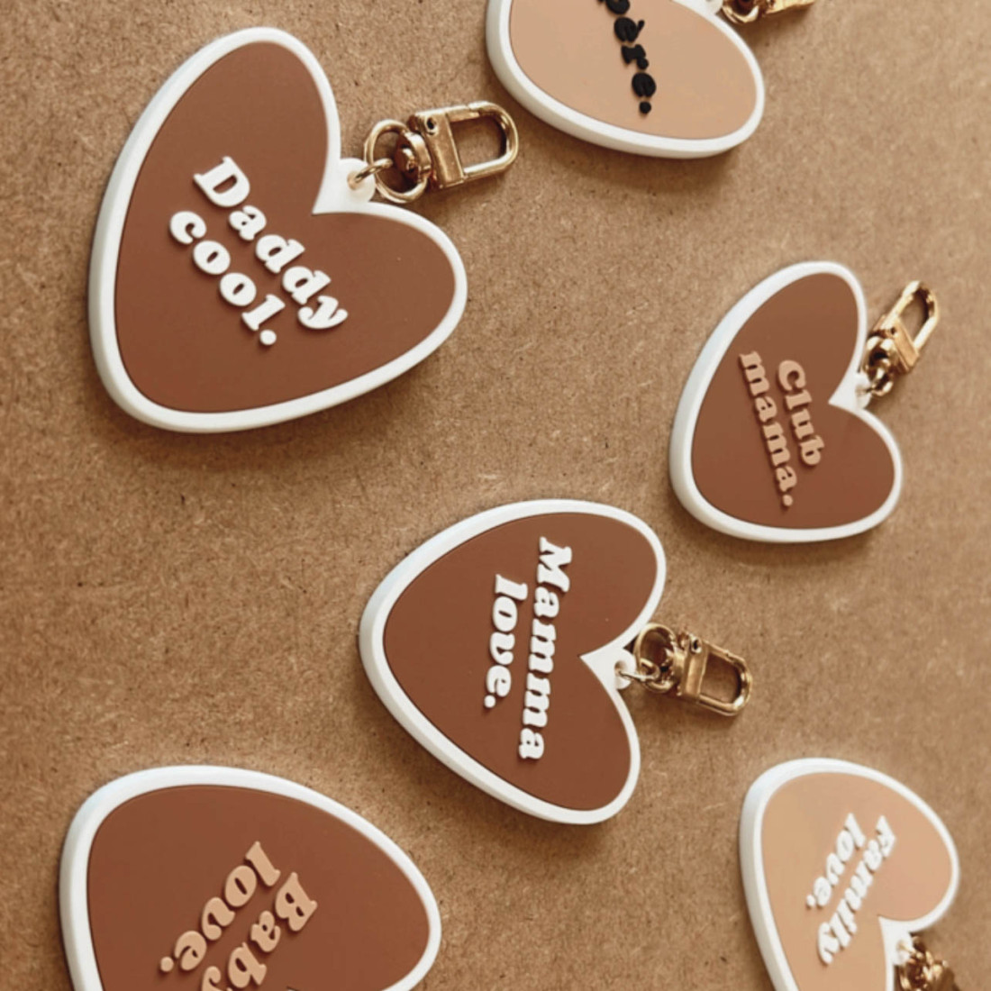 portes-clés-atelier-wagram-le-beguin-de-charlie porte clé pour enfants et adulte en forme de coeur papa maman bebe accessoire cadeau atelier Wagram, le béguin de Charlie, Tours