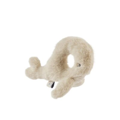 hochet peluche tout doux en forme de baleine de la marque Liewood cadeau de naissance pour les bébés chez le béguin de Charlie à Tours