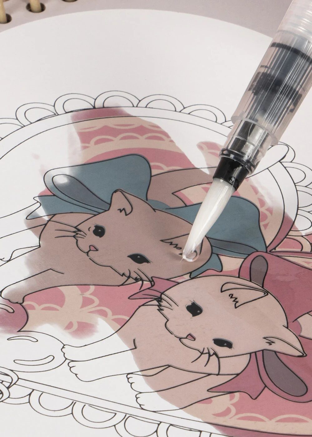 coloriage-magique-enfants-konges-slojd-le-beguin-de-charlie coloriage magique qui se colore au contact de l'eau - dessins mignons pour bébés et enfants - marque Konges Slojd - disponible chez Le béguin de Charlie en ligne et en boutique