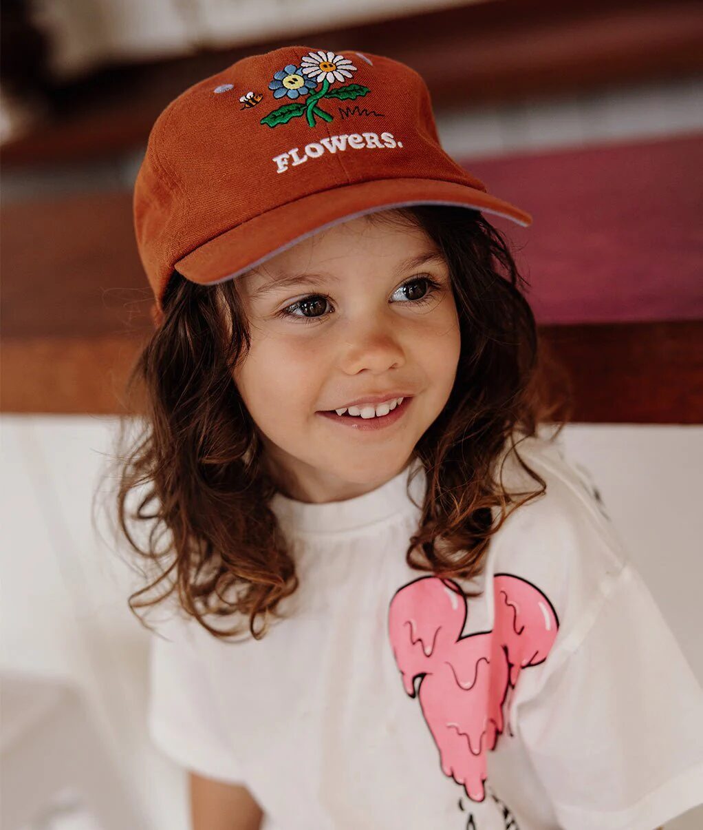 casquette-flowers-hello-hossy-le-beguin-de-charlie casquette flowers enfants et bébés de couleur marron - accessoire de mode - de la marque Hello Hoosy - disponible en ligne et en boutique chez Le béguin de Charlie à Tours