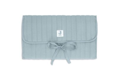 tapis à langer nomade couleur sea green bleu pour bébés et parents - idées de cadeau de naissance - marque Jollein - disponible en ligne et en boutique chez Le béguin de Charlie à Tours