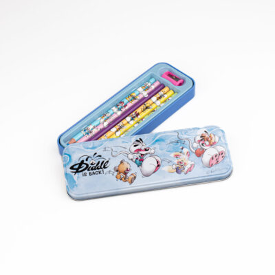 boite crayons de couleurs en métal avec des crayons de couleurs pour enfants et adultes - de la marque Diddl - disponible en ligne et en boutique chez Le béguin de Charlie à Tours