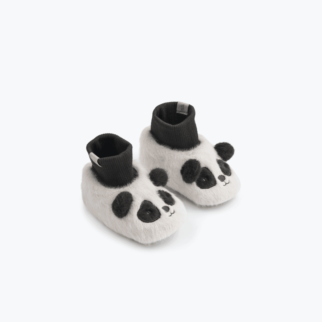 chaussons-beth-panda-liewood-le-beguin-de-charlie chaussons chaussette bébé Beth tout doux en forme de panda - idée cadeau de naissance - mode et accessoires enfants - de la marque Liewood - disponible en ligne et en boutique chez Le béguin de Charlie à Tours