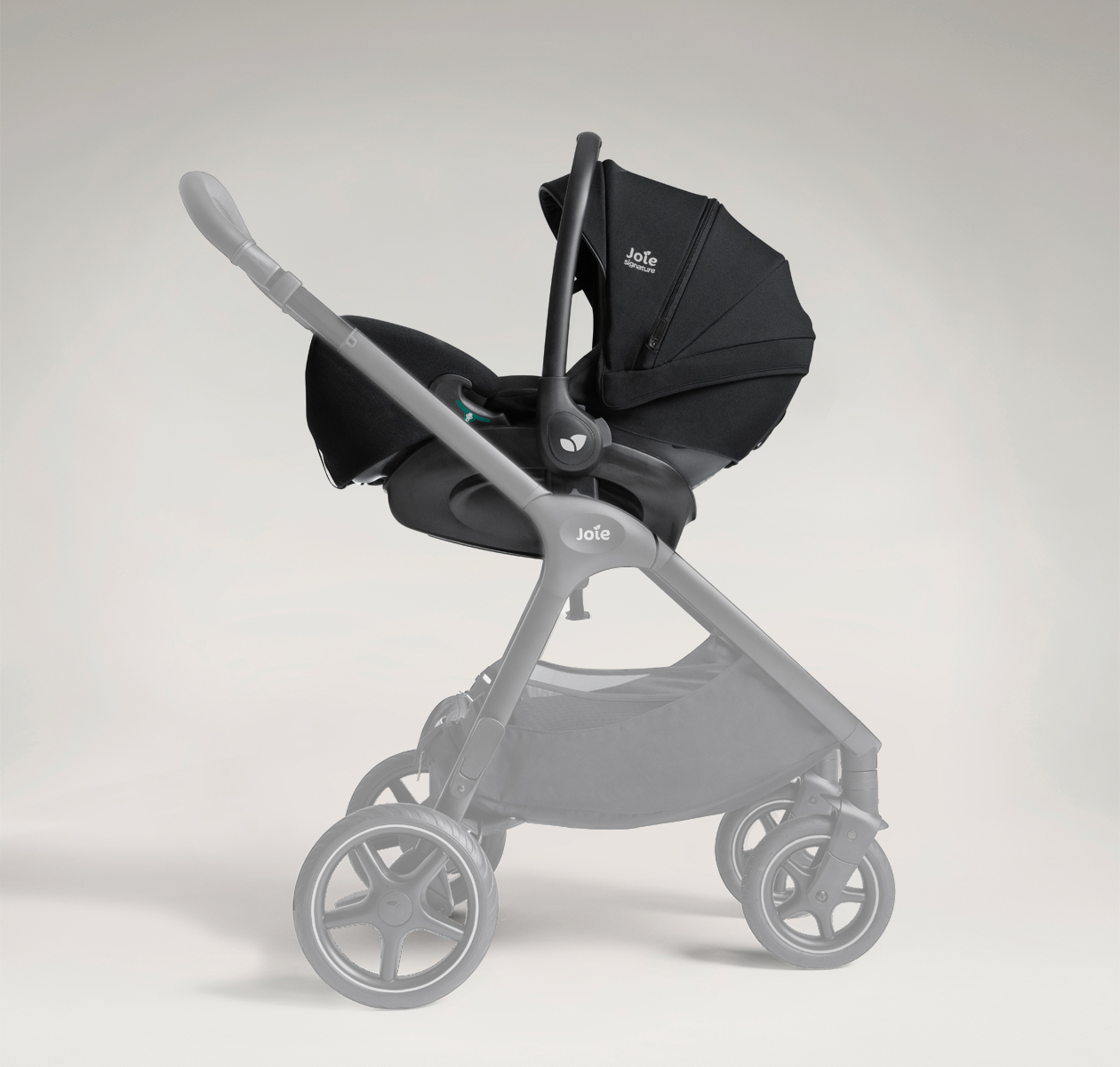 i-level-pro-sur-poussette-éclipse-joie-le-beguin-de-charlie siege auto - cosy sur poussette pour bébé model I level pro de la marque Joie couleur éclipse - disponible en ligne et en boutique chez Le béguin de Charlie à Tours