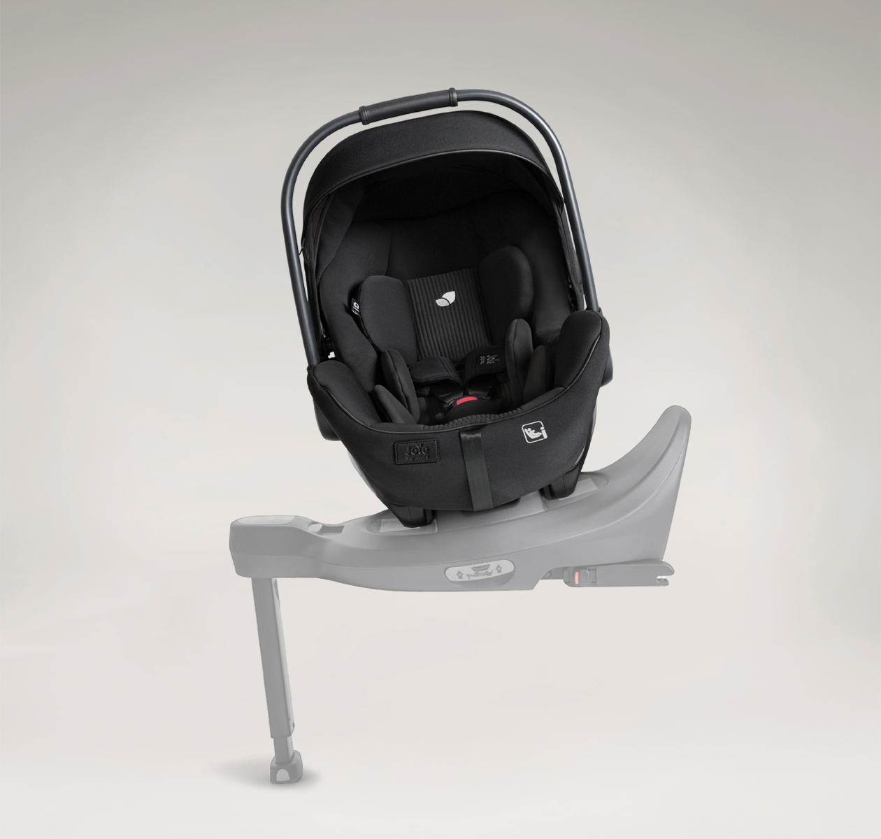 siege-auto-i-level-pro-sur-base-joie-le-beguin-de-charlie siege auto - cosy avec base isofix pour bébé model I level pro de la marque Joie couleur éclipse - disponible en ligne et en boutique chez Le béguin de Charlie à Tours