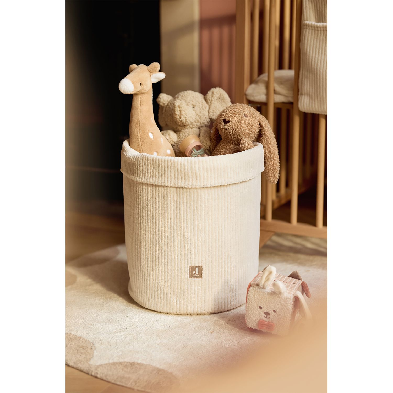 oatmeal-panier-de-rangement-jollein-le-beguin-de-charlie grand panier de rangement effet velours doux Oatmeal - accessoire de déco pour affaires et jouets bébés et enfants - de la marque Jollein - disponible en ligne et en boutique chez Le béguin de Charlie à Tours