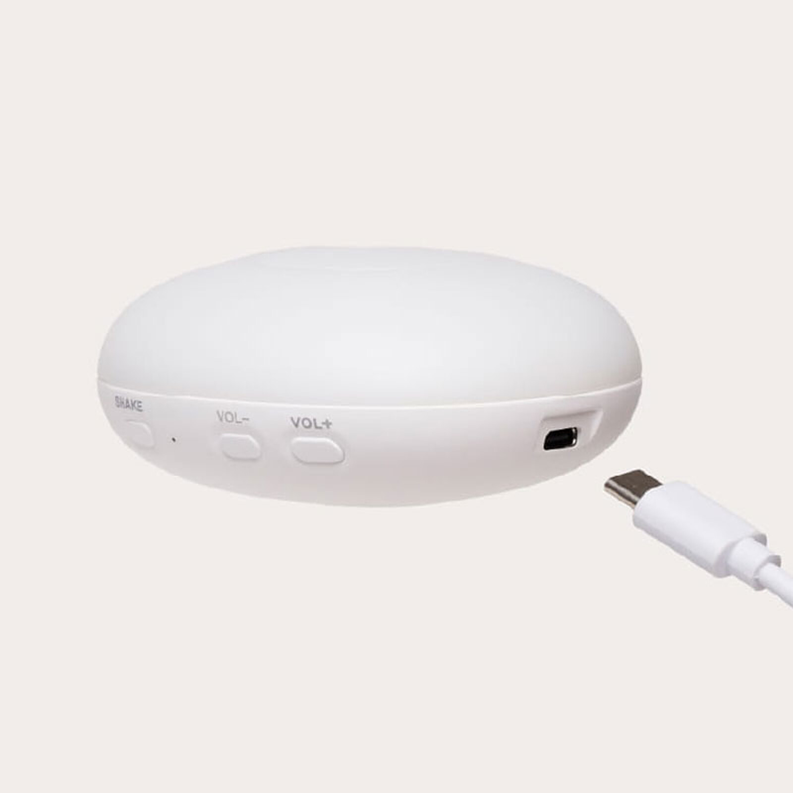 boite-moonie-phoque-le-beguin-de-charlie veilleuse peluche phoque Moonie couleur blanc polaire - peluche avec veilleuse et bruits blancs - idée cadeau de naissance - de la marque Moonie - disponible en ligne et en boutique chez Le béguin de Charlie à Tours