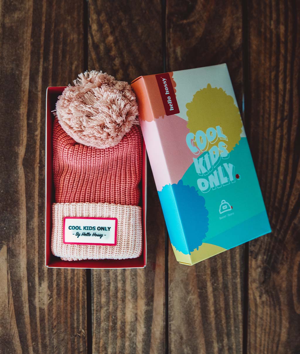 block-blush-enfant-bonnet-hello-hossy-le-beguin-de-charlie bonnet Block Blush dans sa boite de la marque Hello Hossy