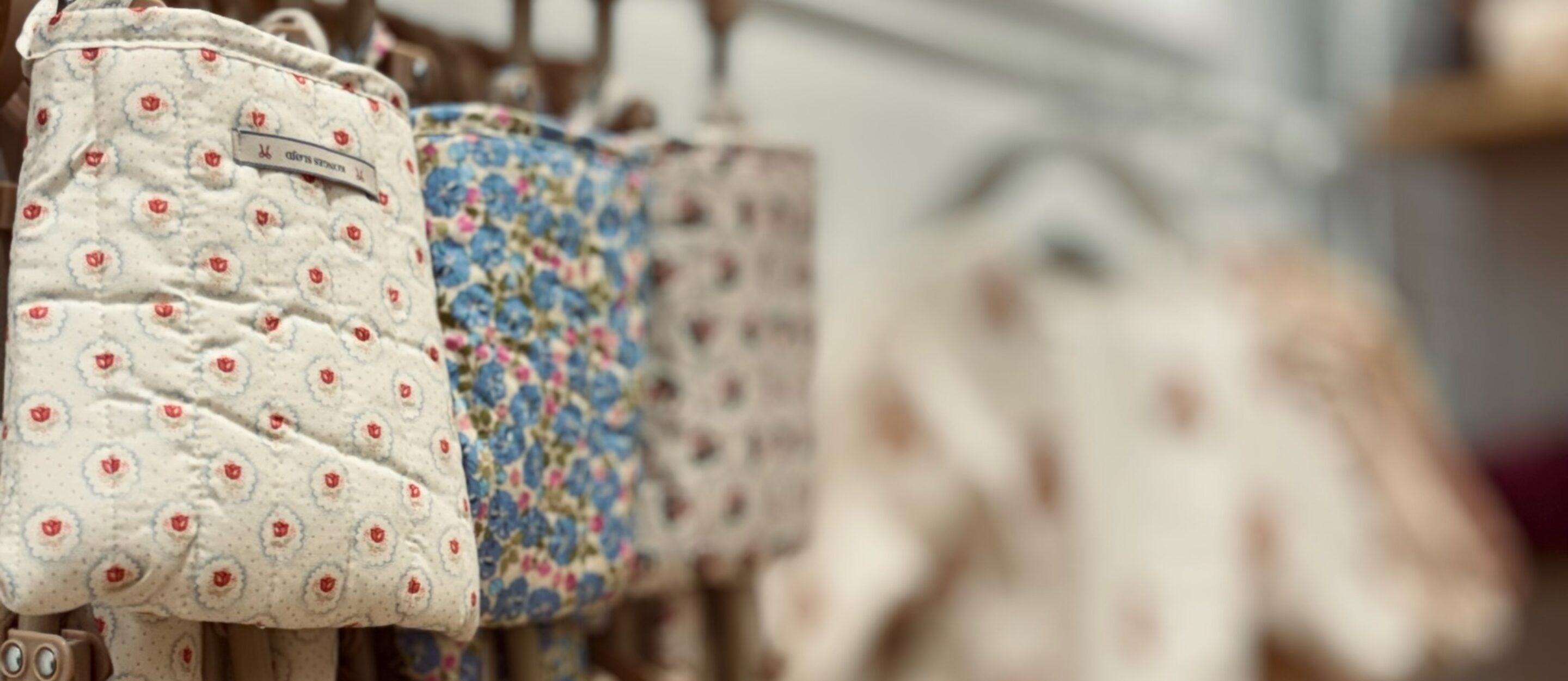 poussettes cannes pour poupée Konges Slojd chez Le béguin de Charlie