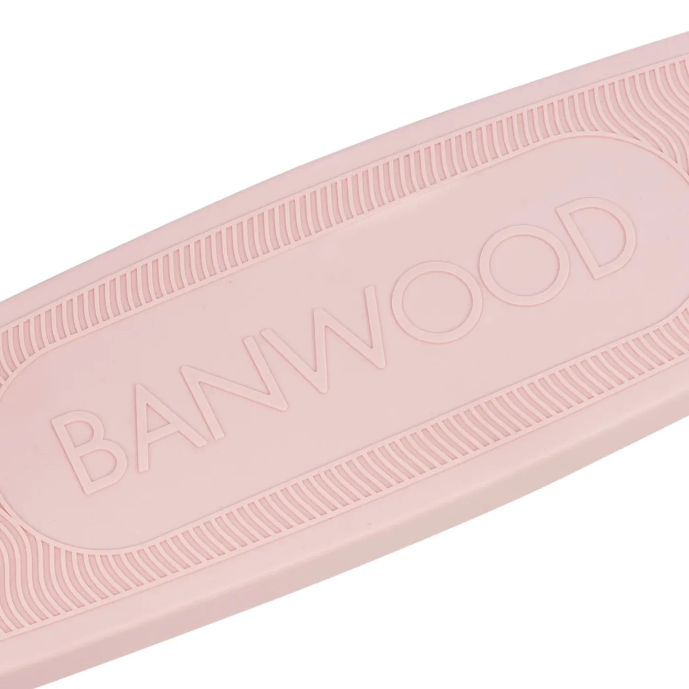 trotinette-rose-enfant-de-la-marque-Banwood-le-beguin-de-charlie plateforme de la trotinette avec la marque BANWOOD couleur rose